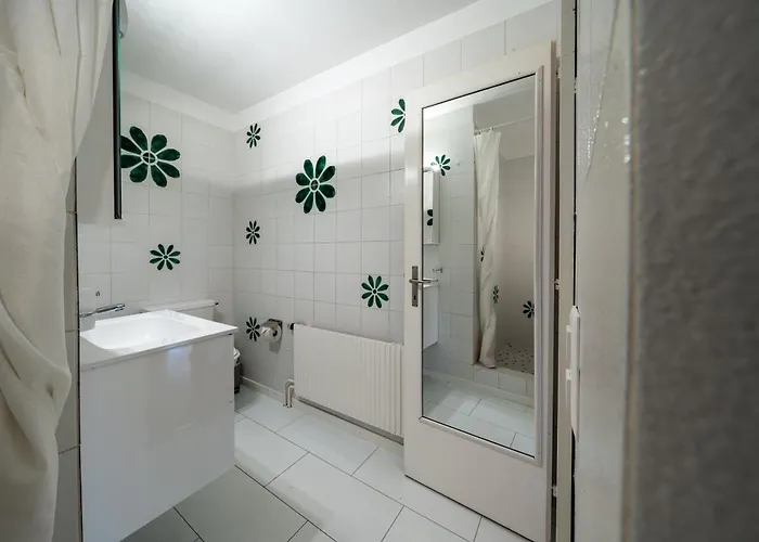 Апартаменты Alpine View With Balcony Near Interlaken